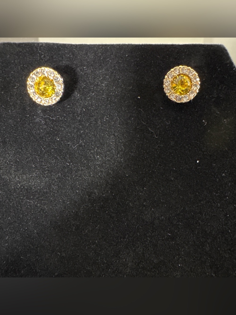 Fashion Jewelry Gold-Tone Stud Earrings with Yellow Center Stones